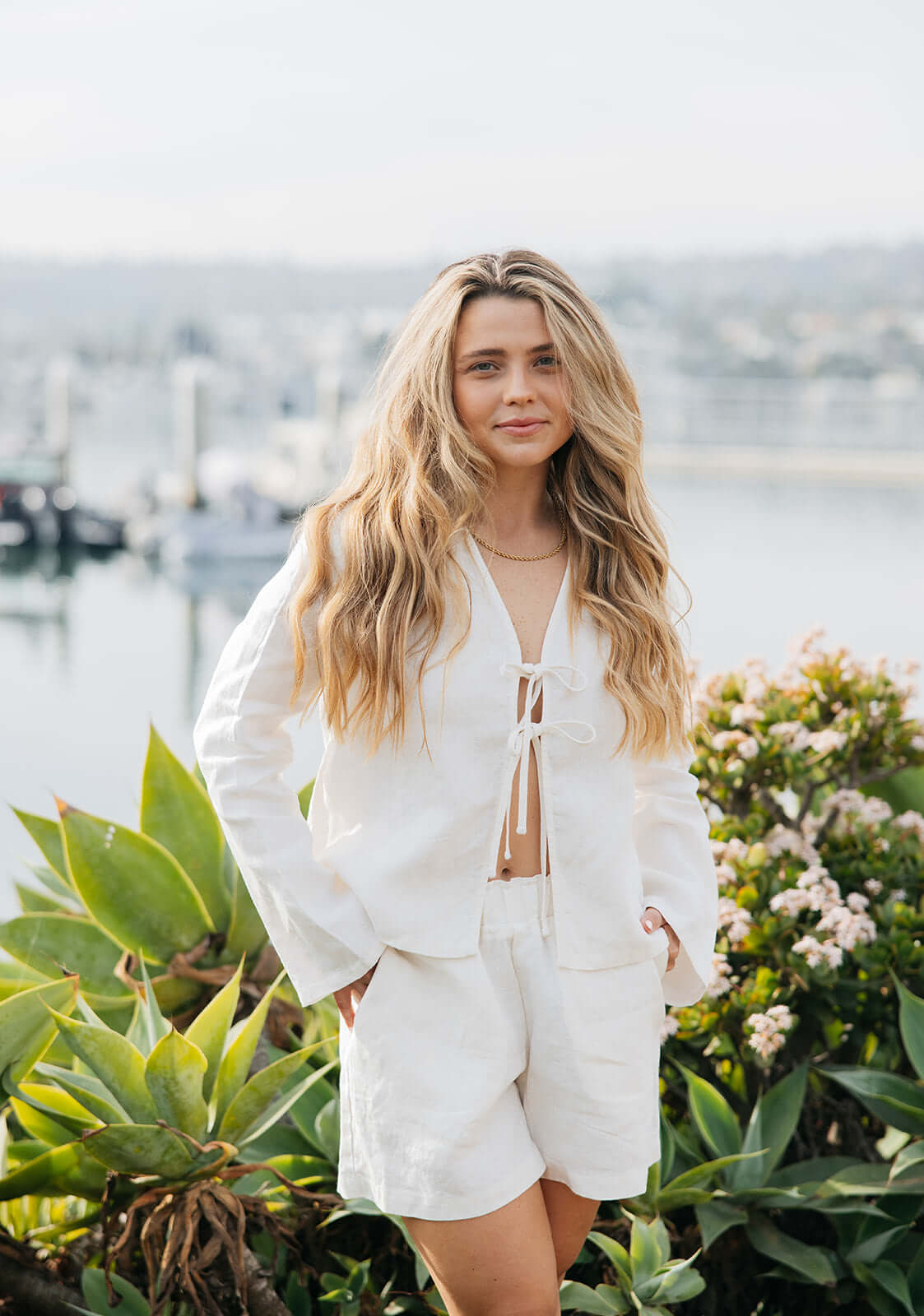 High end white linen shorts with pockets